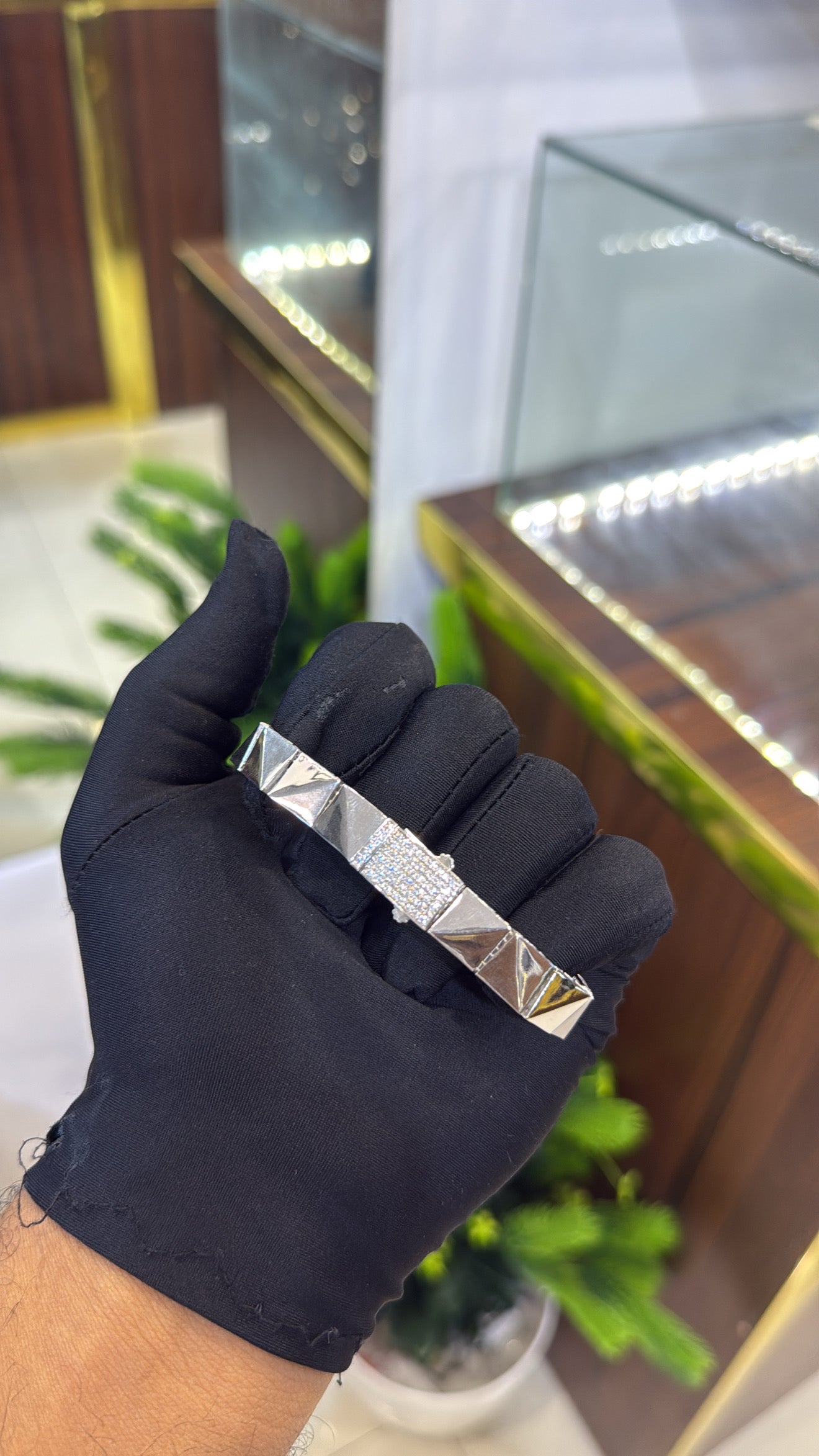 18-karat TLS Bracelet