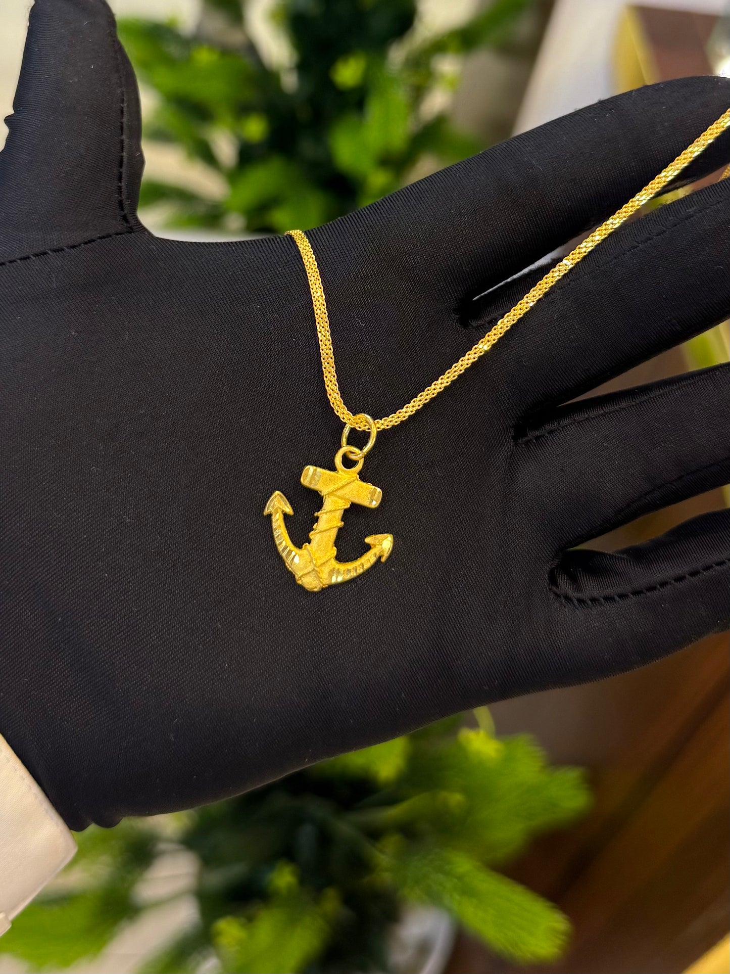 22-karat Anchor Pendant