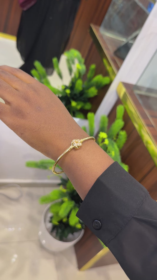 18-Karat Bangle