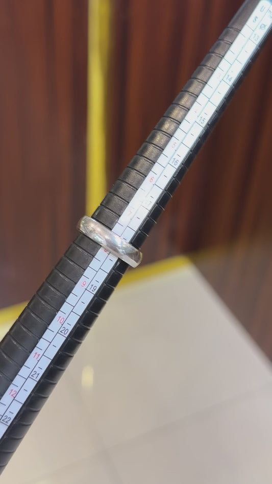 18-Karat Wedding Band