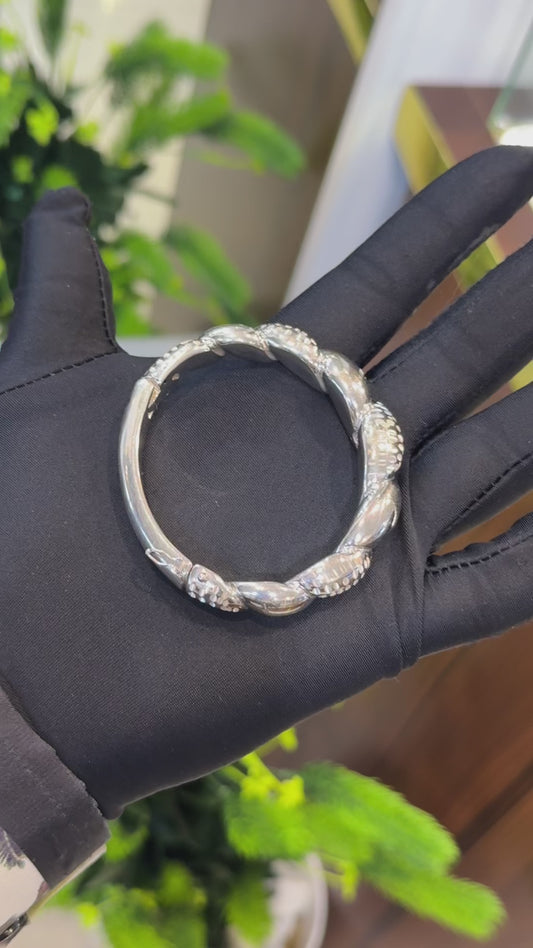 18-Karat White Bangle