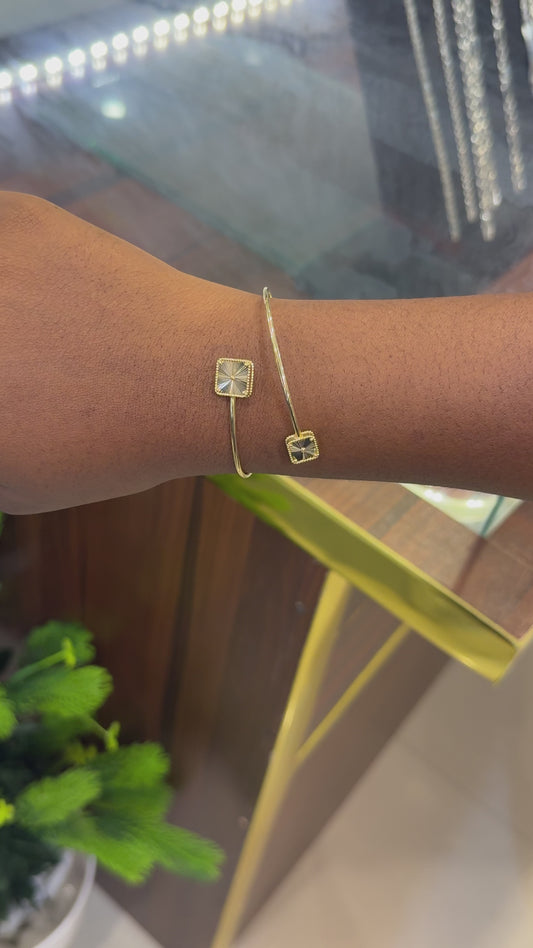 18-Karat Bangle