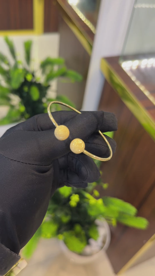 18-Karat Bangle