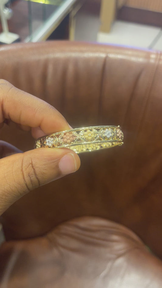 18-Karat Bangle