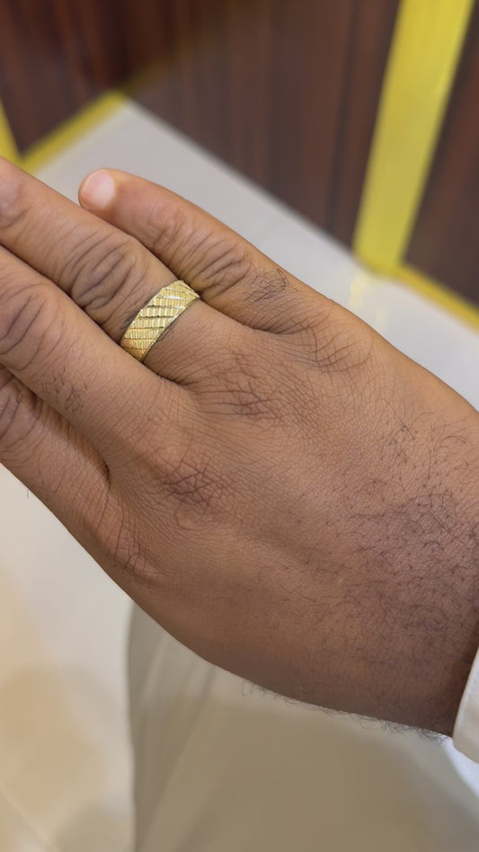 18-Karat Wedding Band