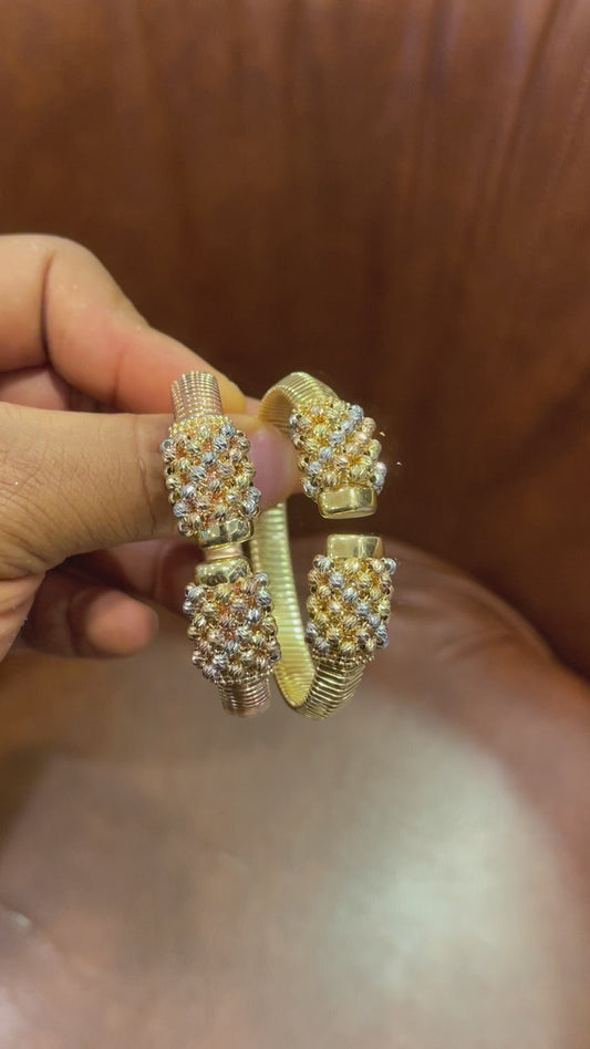 18-Karat Bangle