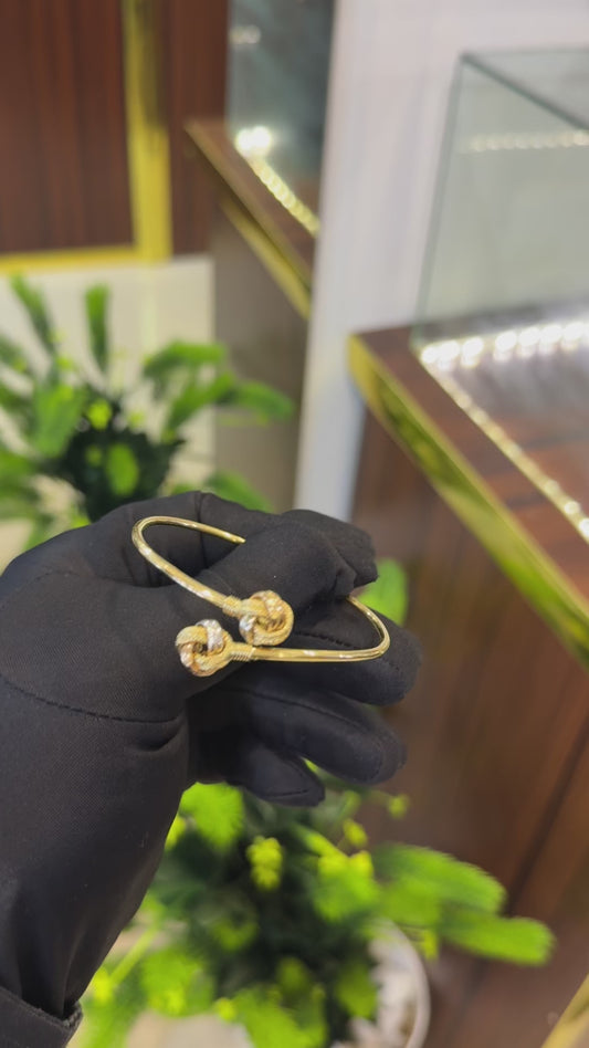 18-Karat Bangle