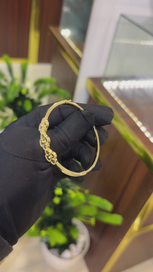 18-Karat Bangle