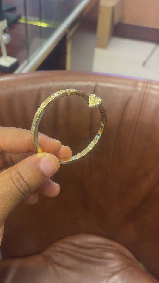18-Karat Bangle