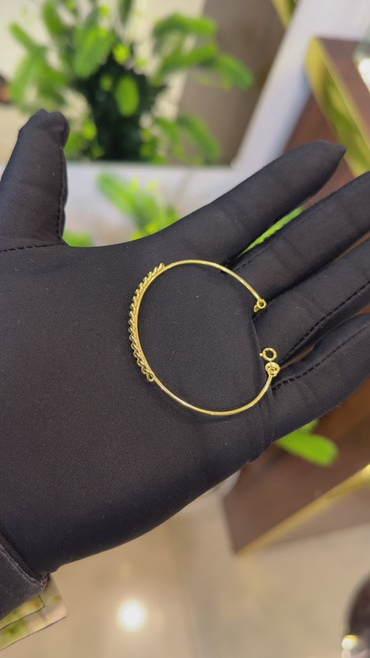 18-Karat Bangle