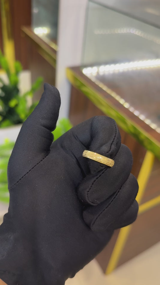 18-Karat Ring