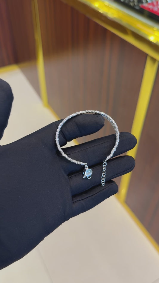 18-Karat Bangle