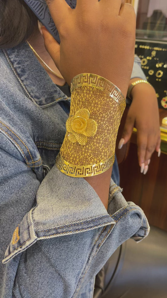 18-Karat Bangle