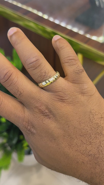 18-Karat Ring